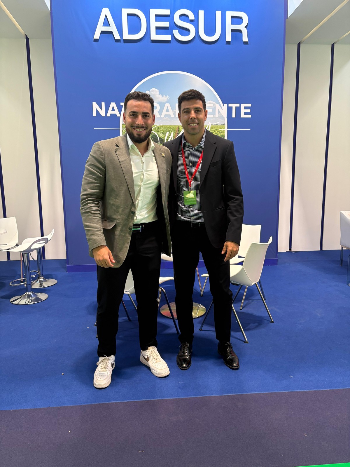 Encuentro en el stand de ADESUR.