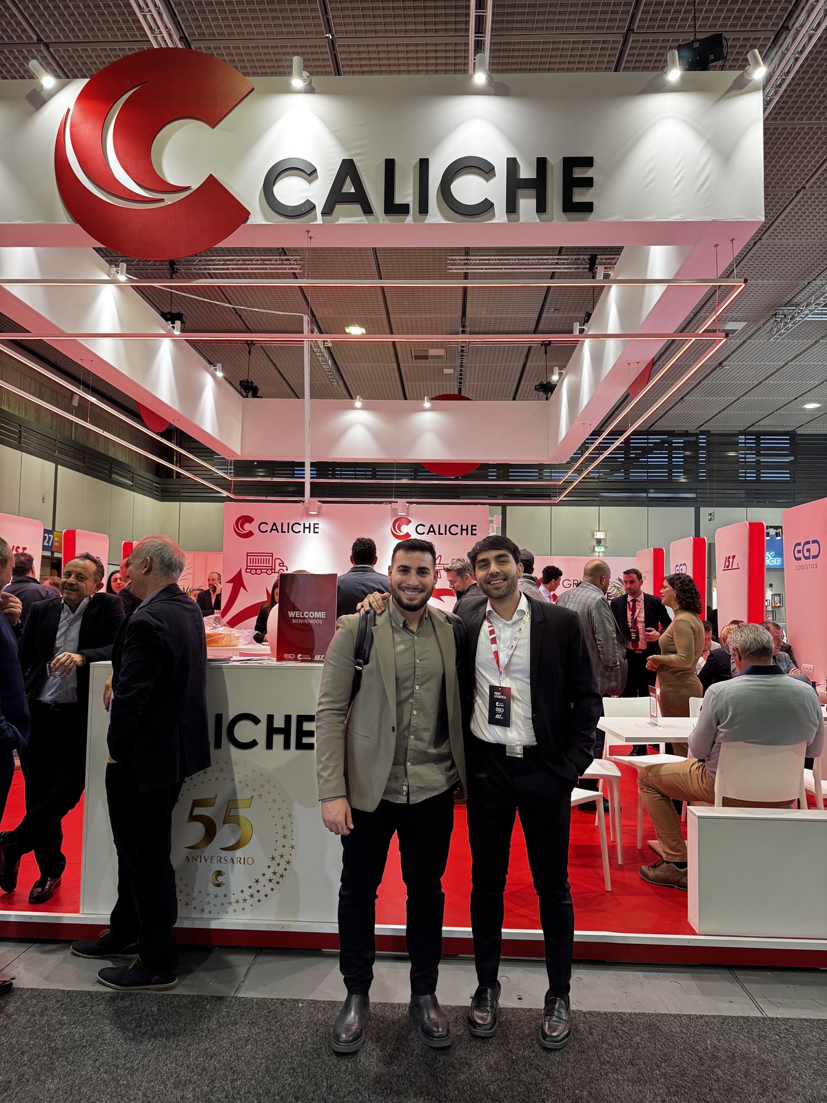 Encuentro en el stand de GRUPO CALICHE.